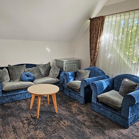 Guest House & Villa Astoma 팔랑가 외부 사진