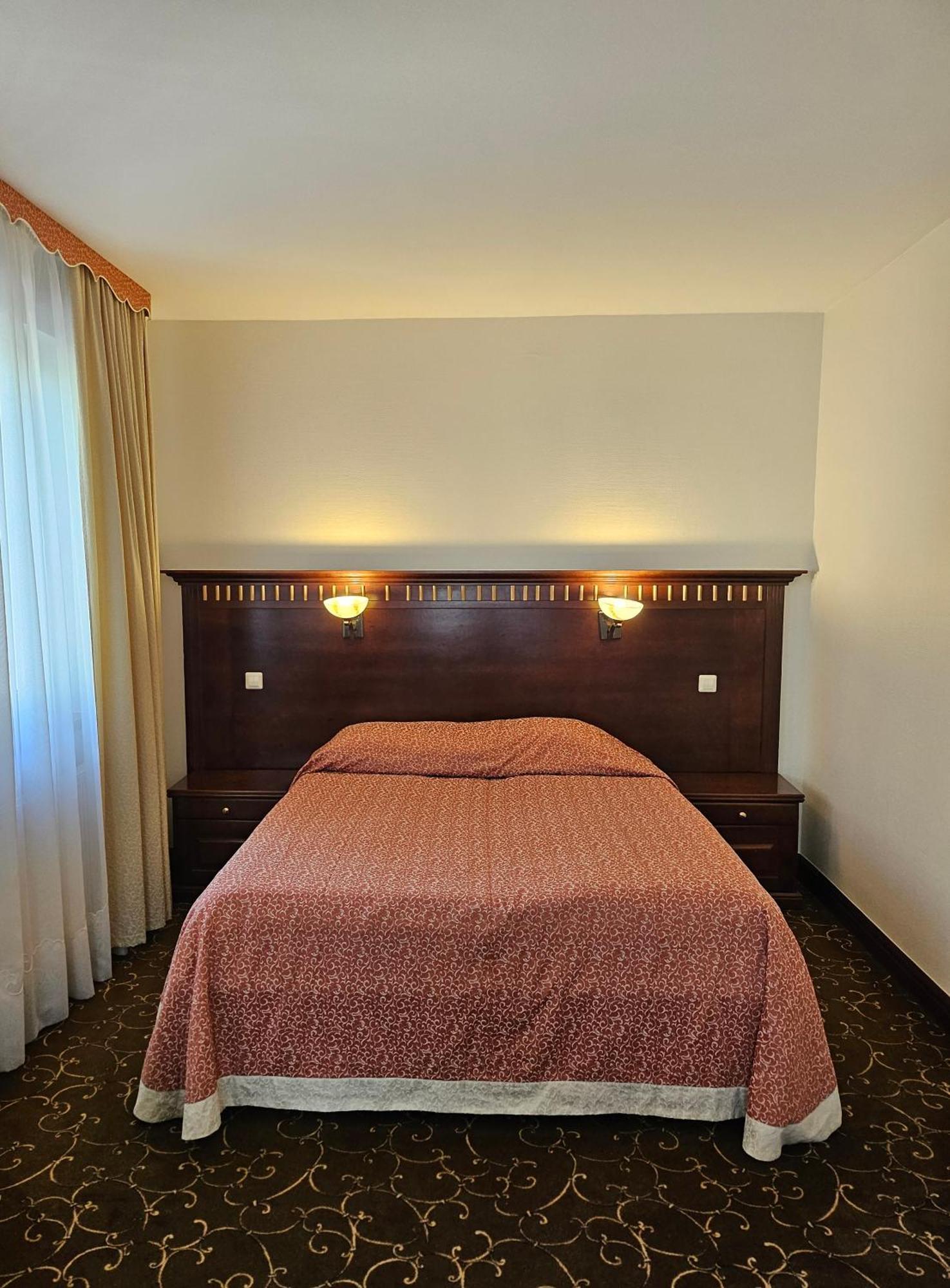 Guest House & Villa Astoma 팔랑가 외부 사진