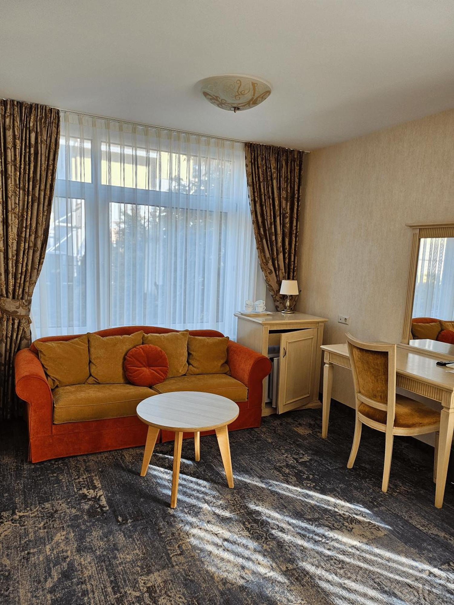 Guest House & Villa Astoma 팔랑가 외부 사진